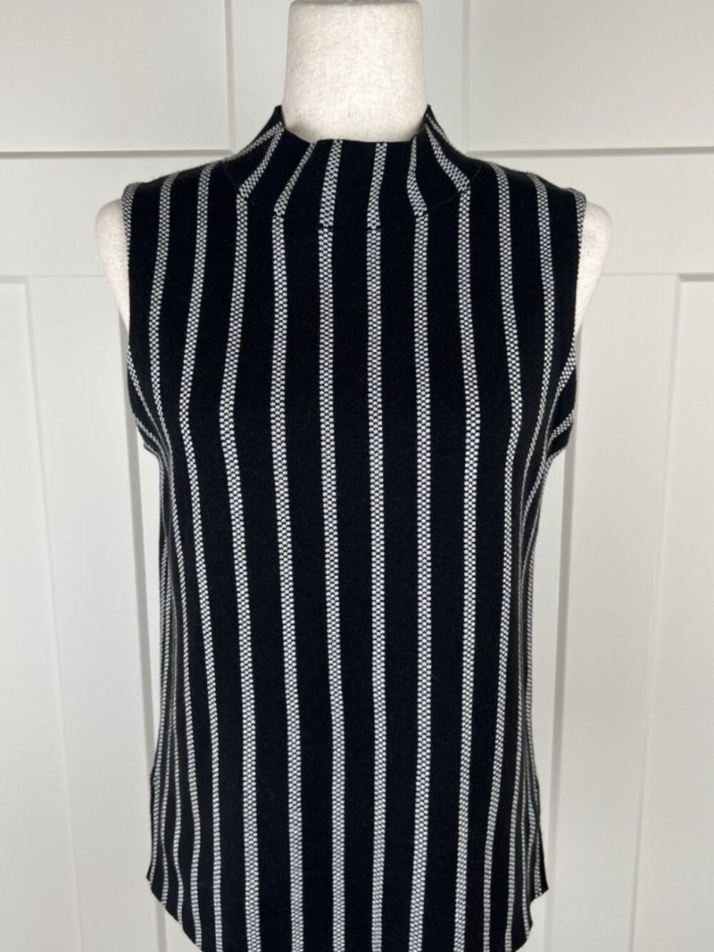 Anthropologie Moth Sleeveless Sweater Top M Black Cream Stripe Mock Neck Knit